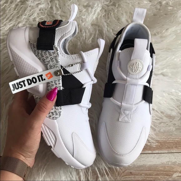 NWT Nike Huarache City Premium - Picture 2 of 8